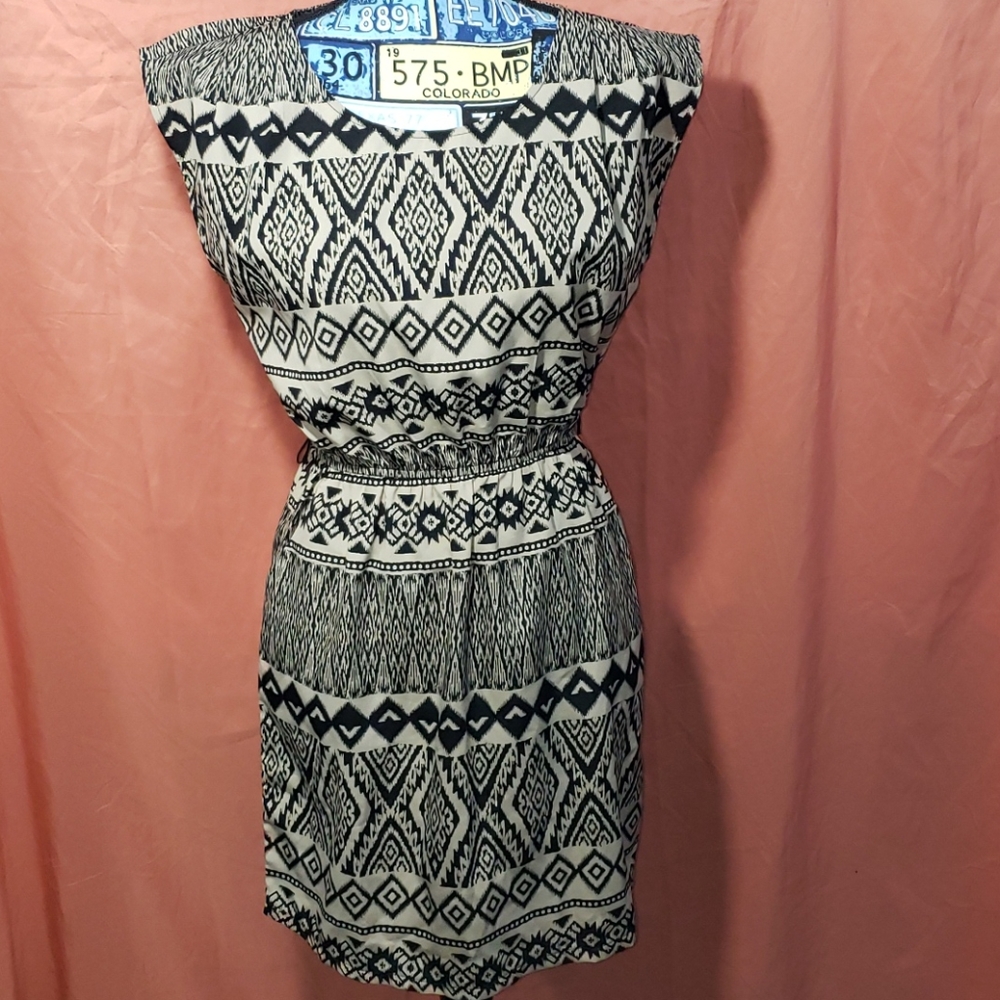 Forever 21 black and gray dress